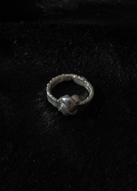 Knot Ring