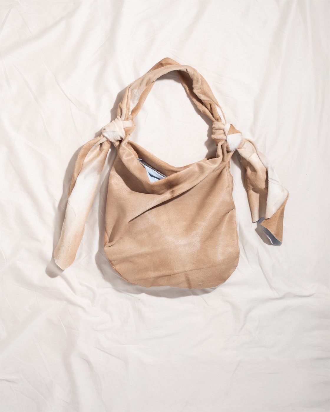 bb sack in beige hair on hide