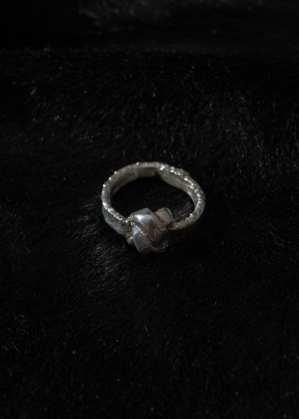 knot ring