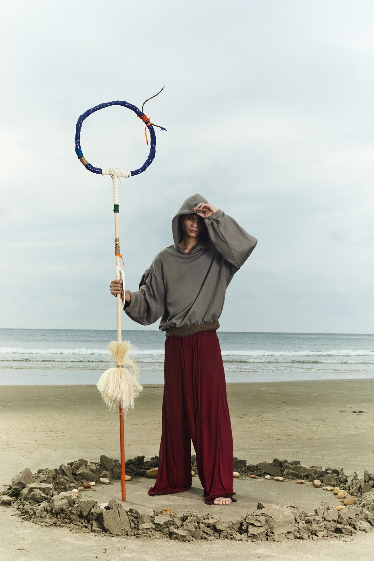 Magia — the hoop staff